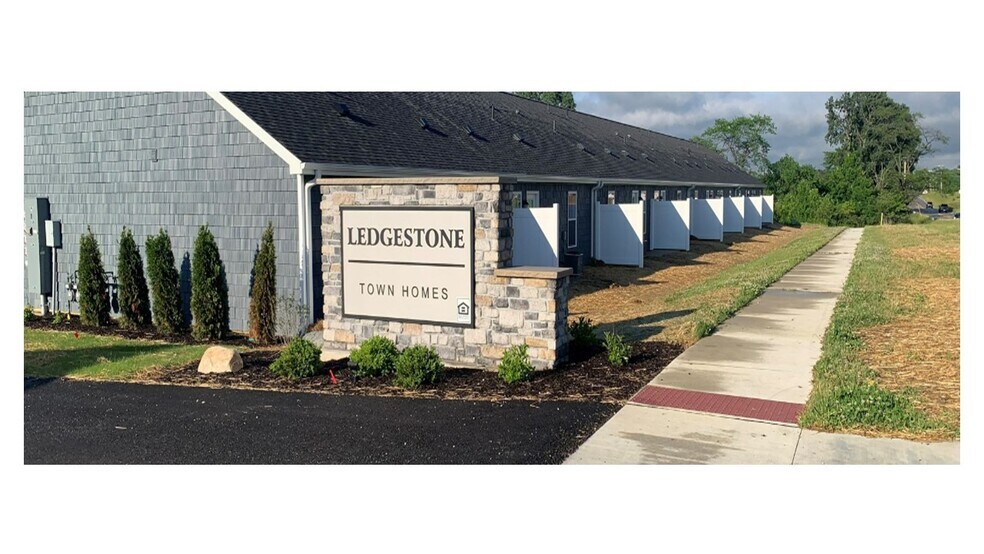 13816 Illinois Rd, Fort Wayne, IN à vendre - Photo de l’immeuble – Image 2 sur 25