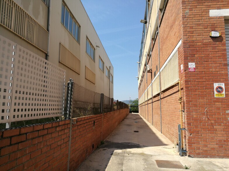 Industriel/Logistique dans Sant Joan Despí, Barcelona à vendre - Photo de l’immeuble – Image 3 sur 3