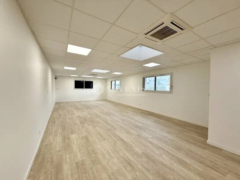 Bureau dans Chaponnay à vendre - Photo intérieure – Image 3 sur 12