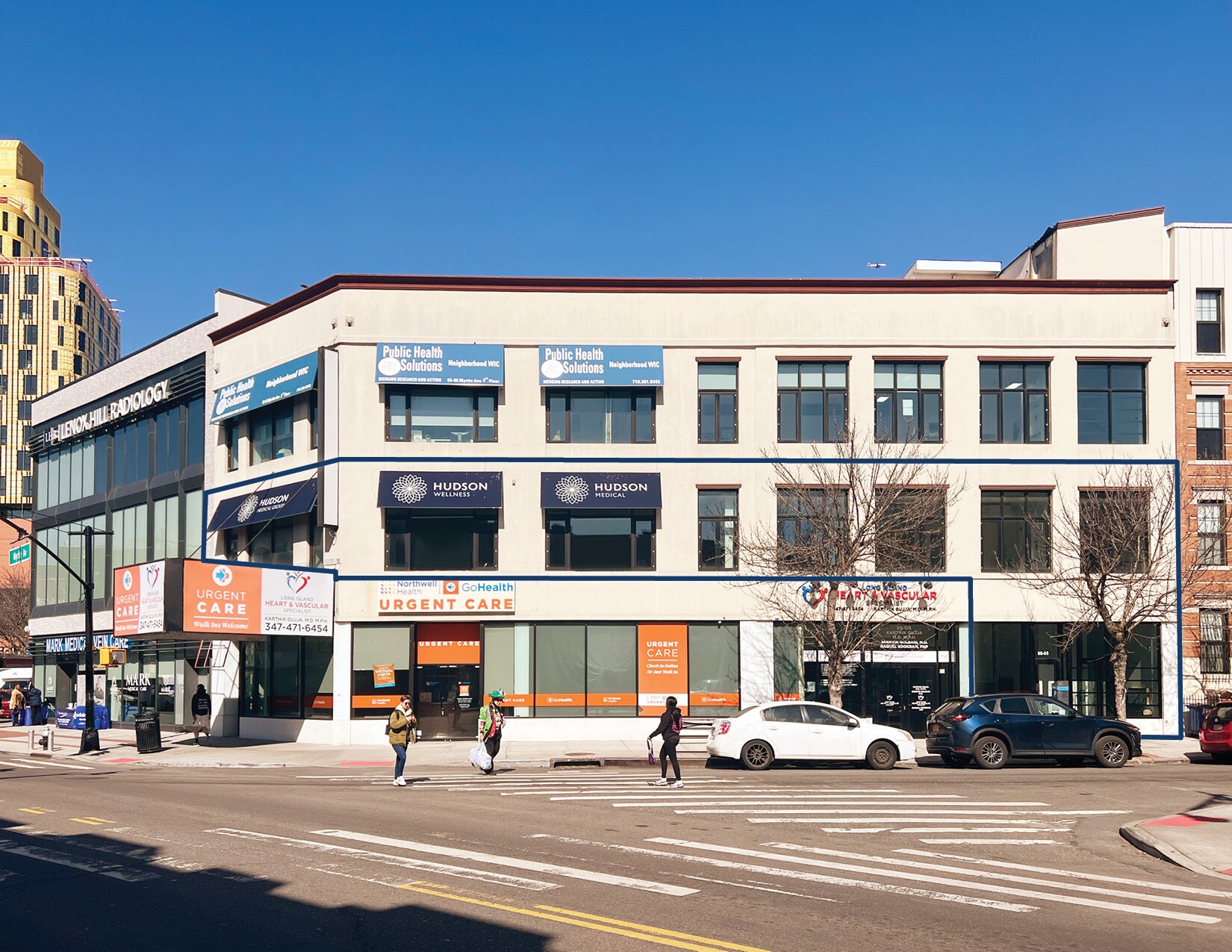 55-05 Myrtle Ave, Ridgewood, NY à louer Photo principale– Image 1 sur 4