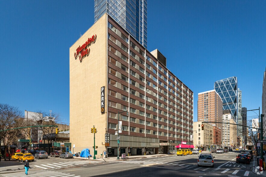 869 8th Ave, New York, NY à louer - Photo principale – Image 1 sur 7