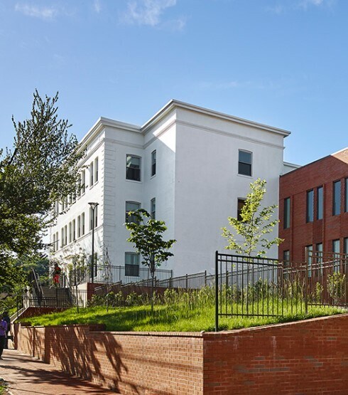 1409 V St SE, Washington, DC à vendre - Photo de l’immeuble – Image 1 sur 9