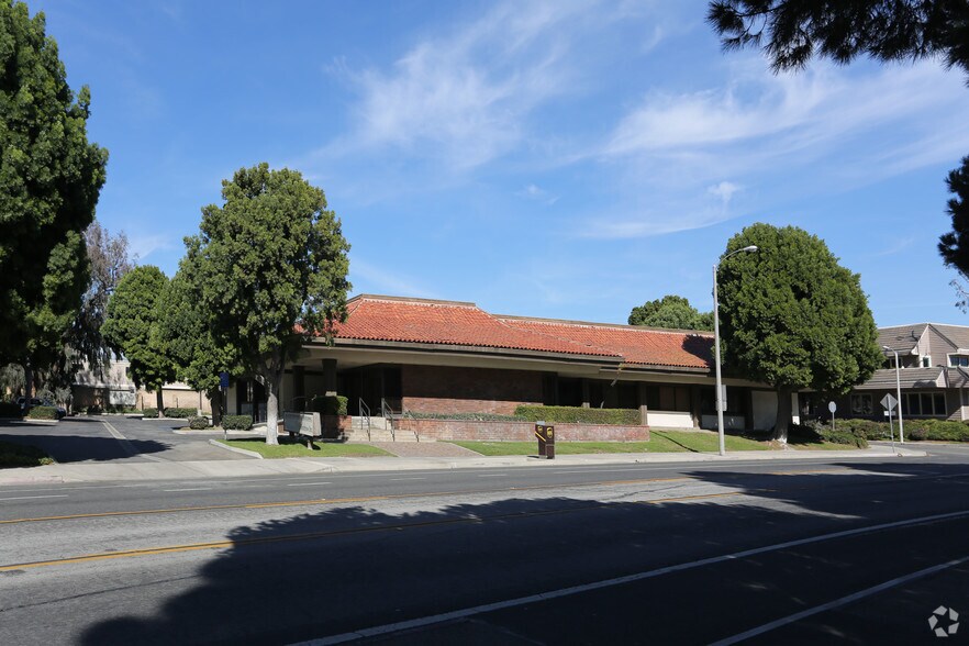 5675 Ralston St, Ventura, CA à louer - Photo de l’immeuble – Image 1 sur 7
