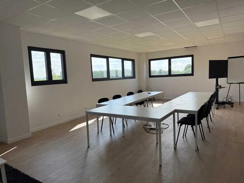 Bureau dans Herlies à louer - Photo intérieure – Image 1 sur 5