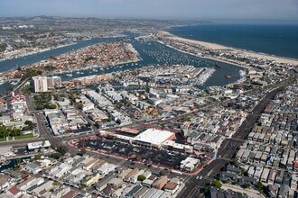 3100-3138 W Balboa Blvd, Newport Beach, CA - VUE AÉRIENNE  vue de carte - Image1