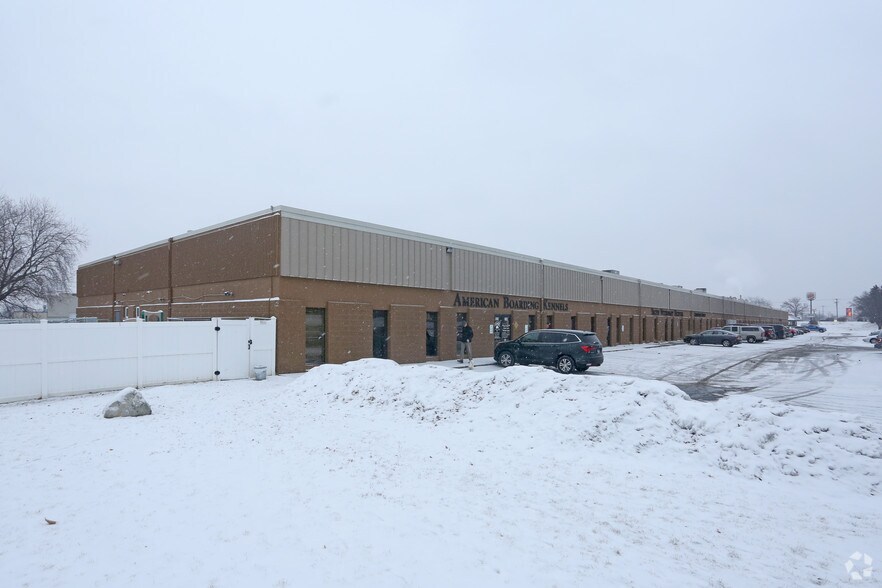 1100-1132 Mn-13 E, Burnsville, MN à louer - Photo de l’immeuble – Image 3 sur 3