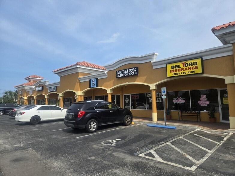 615 Beville Rd, South Daytona, FL à louer - Photo de l’immeuble – Image 2 sur 27