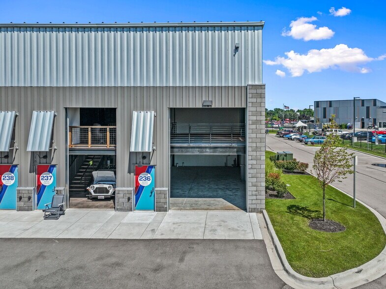 236 Apex Dr, Pontiac, MI à vendre - Photo de l’immeuble – Image 3 sur 22