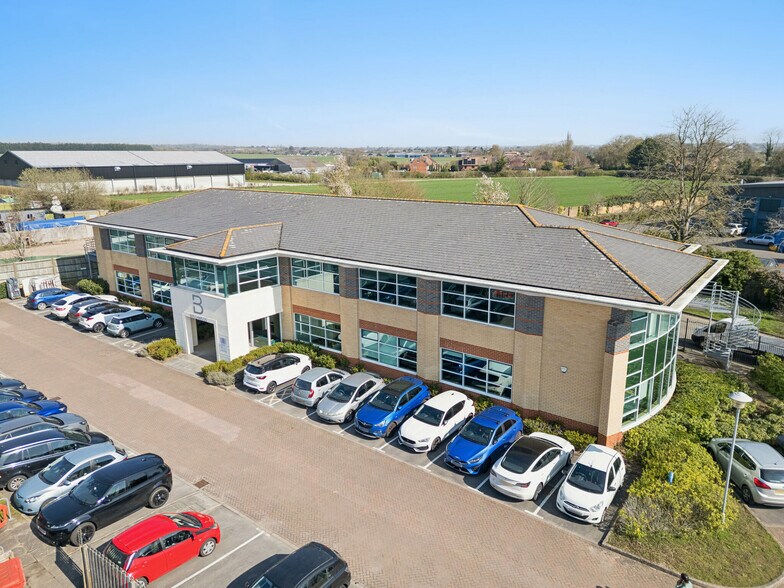 Beechwood, Grove Business Park, White Waltham, Maidenhead à louer - Photo de l’immeuble – Image 2 sur 2