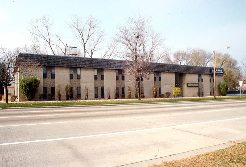 17421 Telegraph Rd, Detroit, MI à vendre - Photo principale – Image 1 sur 4