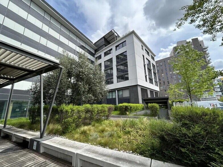 Bureau dans Gennevilliers à louer - Photo de l’immeuble – Image 2 sur 12