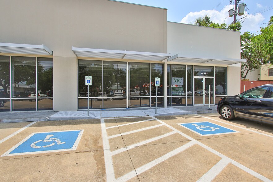 3701 S Shepherd Dr, Houston, TX à louer - Photo de l’immeuble – Image 3 sur 6