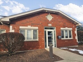 11223 Distinctive Dr, Orland Park, IL à louer Photo de l’immeuble– Image 2 sur 15