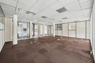 Local d’activités dans Vélizy-Villacoublay à louer Photo de l’immeuble– Image 1 sur 15