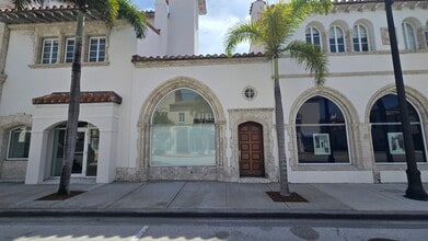239 S County Rd, Palm Beach, FL à louer Photo intérieure– Image 1 sur 2