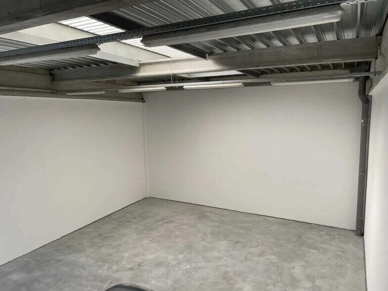 Local d’activités dans Chambly à louer - Photo intérieure – Image 2 sur 6