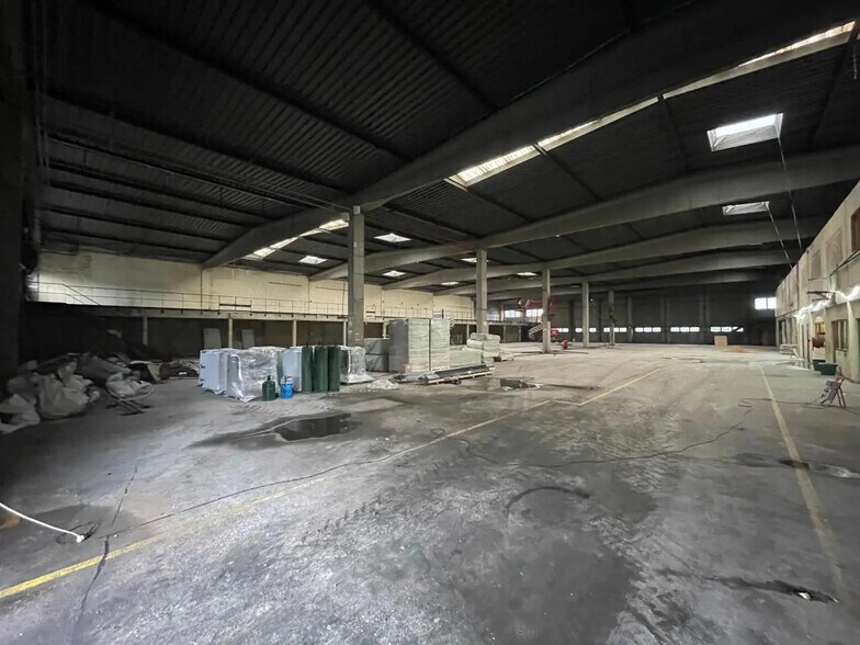 Local d’activités dans SAINT-OUEN-L'AUMONE à louer - Photo intérieure – Image 3 sur 7