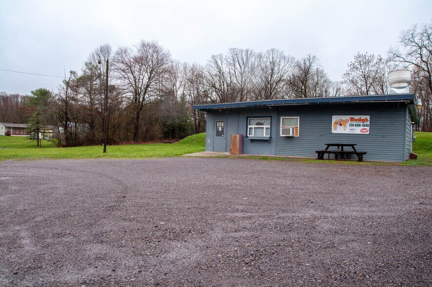 2003 Oneida Valley Rd, Karns City, PA à vendre - Photo de l’immeuble – Image 2 sur 23