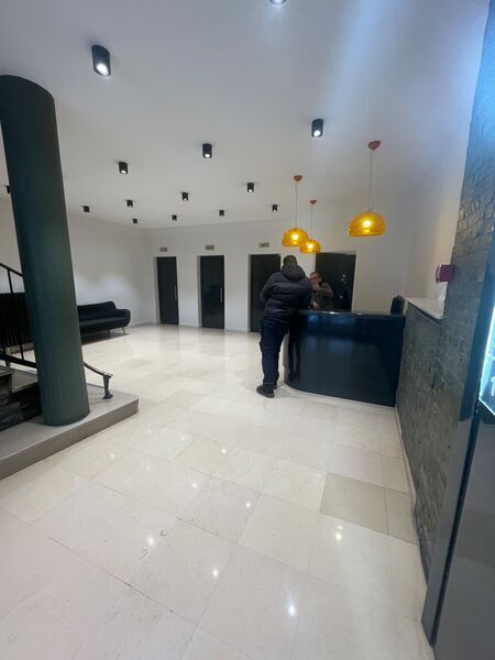 336-340 Rue Saint-Honoré, Paris à louer Hall d’entrée– Image 1 sur 8
