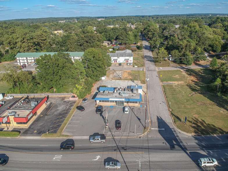 2701 Lurleen B Wallace Blvd, Northport, AL à louer - Photo principale – Image 2 sur 28
