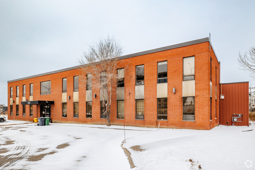 6555-6557 Ch de la Côte-de-Liesse, Montréal, QC à louer - Photo de l’immeuble – Image 1 sur 6