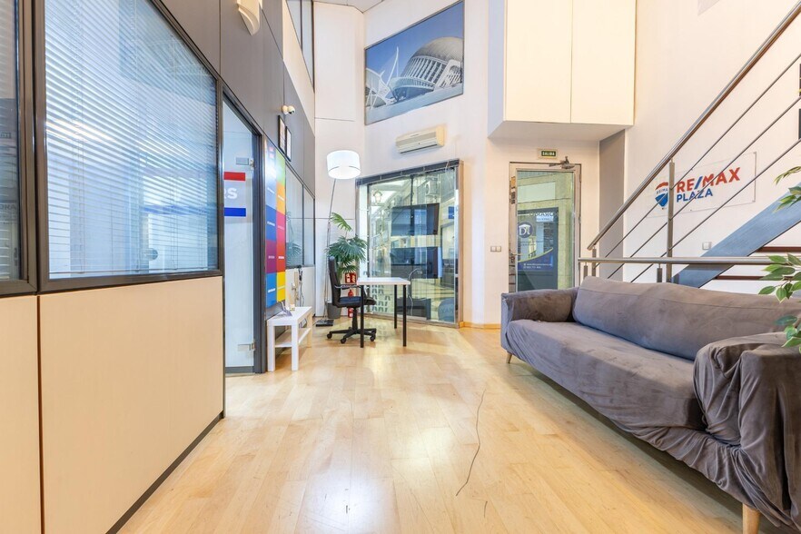 Local commercial dans València, Valencia à vendre - Hall d’entrée – Image 1 sur 32