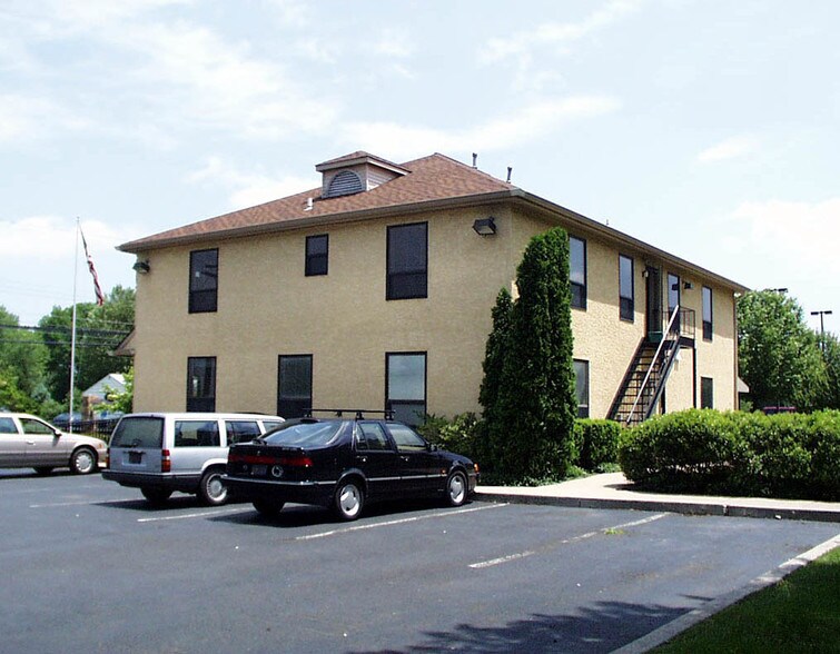 1410 Street Rd, Warminster, PA à louer - Photo de l’immeuble – Image 2 sur 5