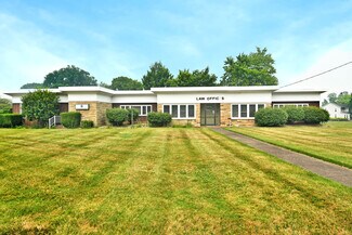 Plus de détails pour 696 Valley View Dr, Brookfield, OH - Bureau à vendre