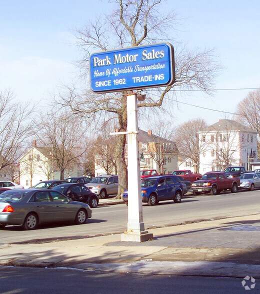 720 S Main St, Fall River, MA à vendre - Photo de l’immeuble – Image 2 sur 5