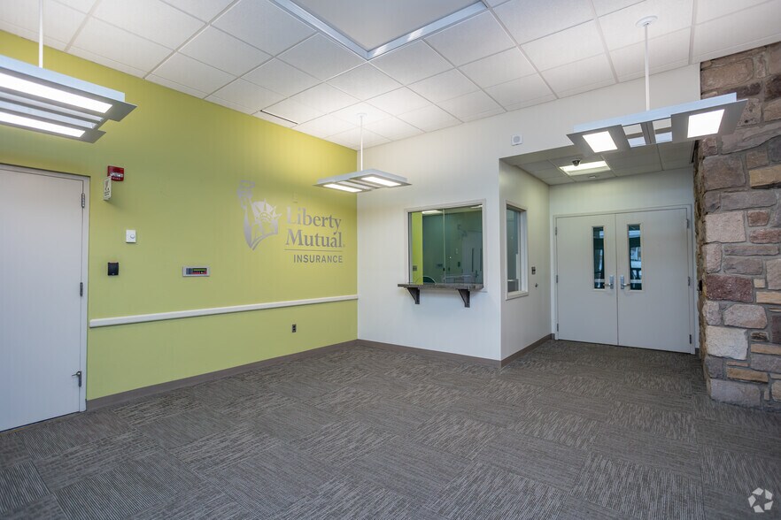 2501 Wilmington Rd, New Castle, PA à louer - Hall d’entrée – Image 3 sur 18