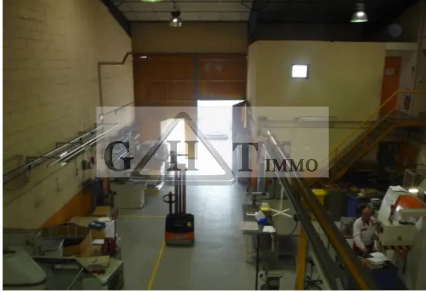 Industriel/Logistique dans Chennevières-sur-Marne à vendre Photo intérieure– Image 1 sur 4