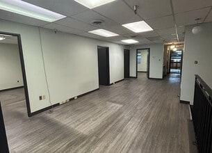 5900 No. 2 Rd, Richmond, BC à louer Photo intérieure– Image 2 sur 6