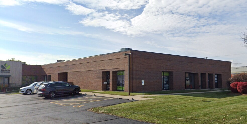 1433 W Fullerton Ave, Addison, IL à louer - Photo principale – Image 1 sur 2