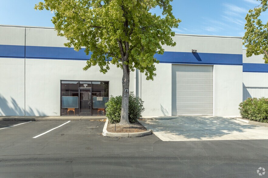 1065 National Dr, Sacramento, CA à louer - Photo de l’immeuble – Image 3 sur 6