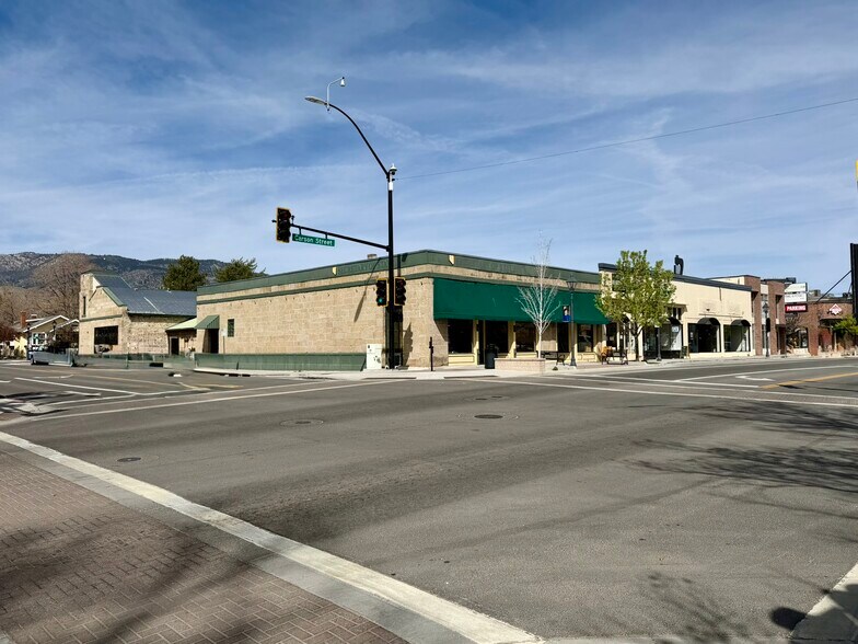202 N Carson St, Carson City, NV à louer - Photo principale – Image 1 sur 38