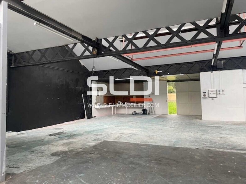 1033 Avenue Victor Hugo, Rillieux-la-Pape à louer - Photo de l’immeuble – Image 3 sur 6