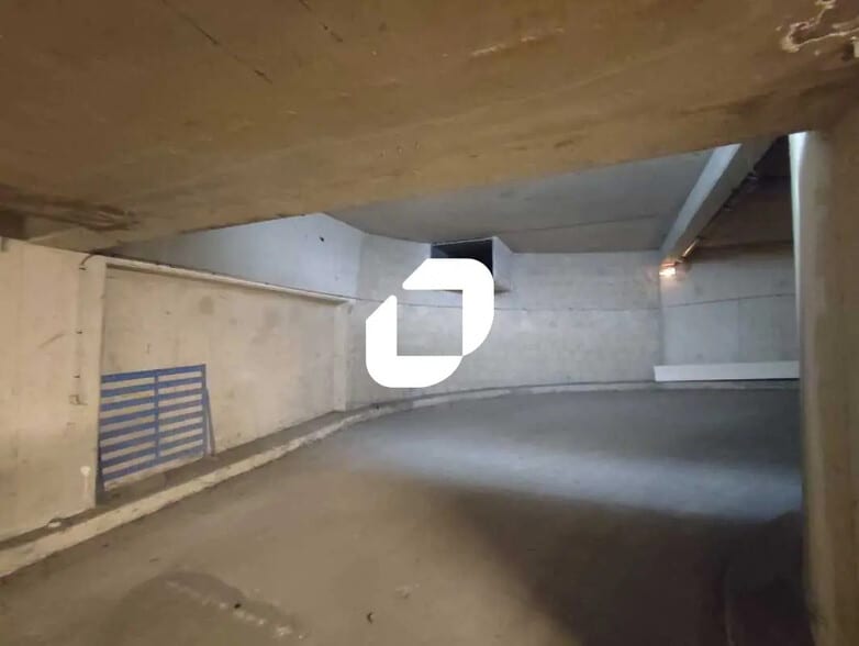 Local d'activités dans Bourg-la-Reine à vendre - Photo de l’immeuble – Image 1 sur 13