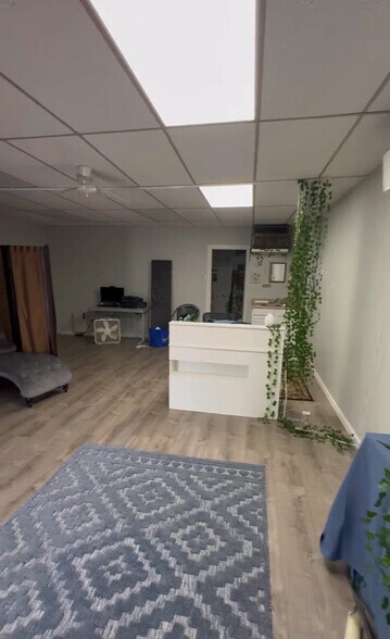 234-266 Atlantic Ave, Columbus, NJ à louer - Vidéo sur l’annonce professionnelle – Image 1 sur 5