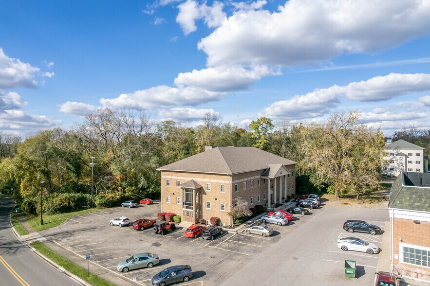 5655 N High St, Worthington, OH à louer - Aérien – Image 2 sur 10