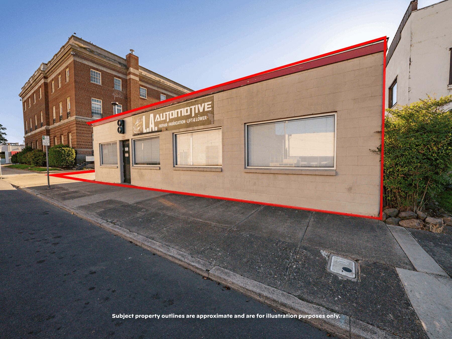 125 N Holly St, Medford, OR à vendre Photo principale– Image 1 sur 24