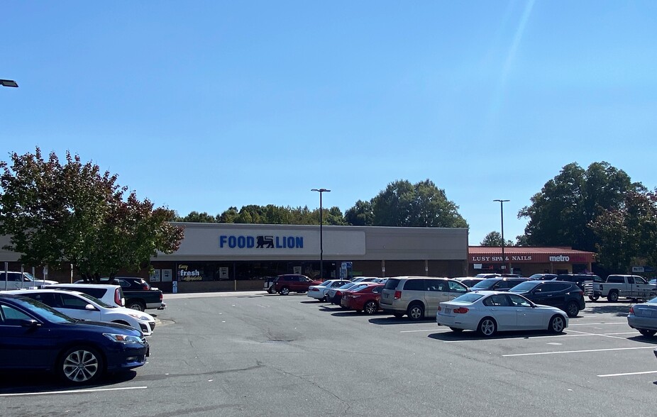 1780 W Webb Rd, Burlington, NC à louer - Photo de l’immeuble – Image 1 sur 8