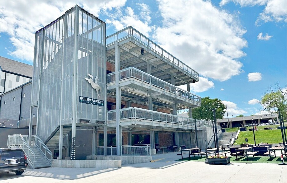 7401 Main St, Omaha, NE à louer - Photo de l’immeuble – Image 3 sur 7