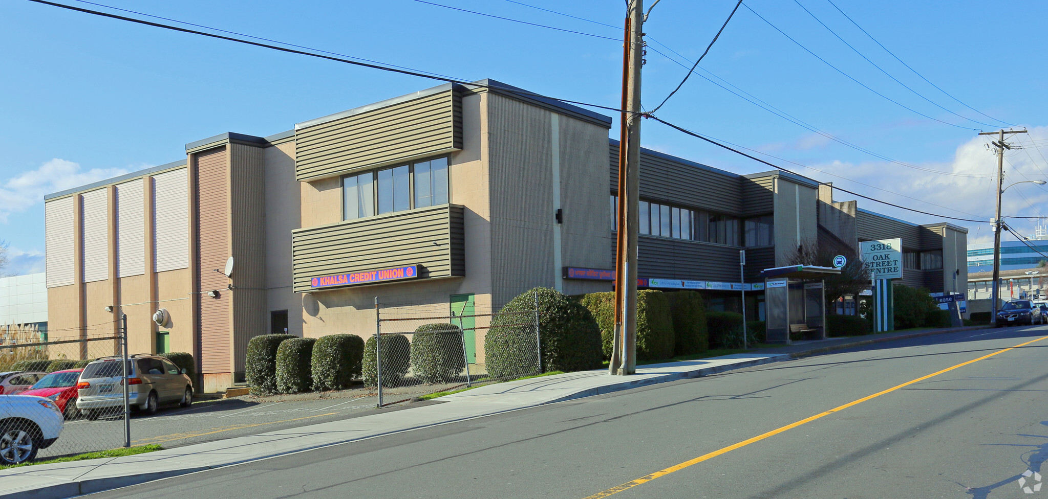 3314-3318 Oak St, Saanich, BC à louer Photo principale– Image 1 sur 8
