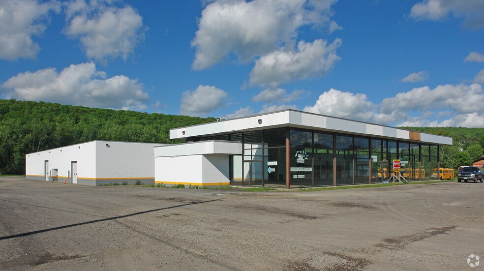 124 Victory Hwy, Painted Post, NY à vendre - Photo principale – Image 1 sur 4