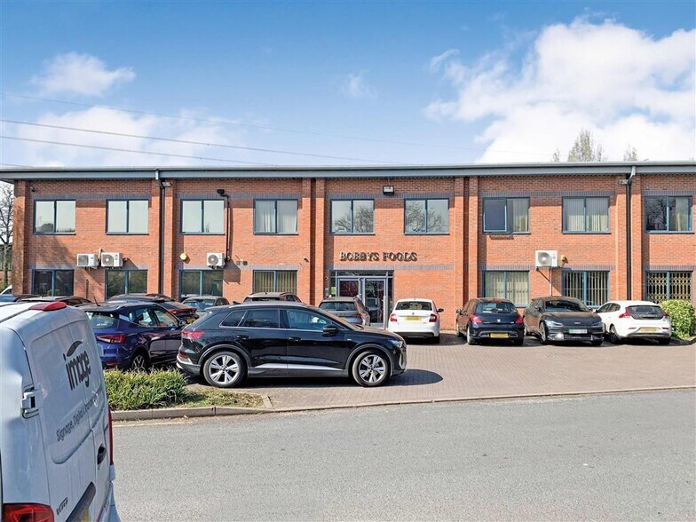 3 Hanbury Rd, Stoke Prior à vendre - Photo principale – Image 1 sur 10