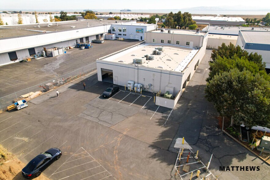 651 Stone Rd, Benicia, CA à louer - Photo de l’immeuble – Image 2 sur 4