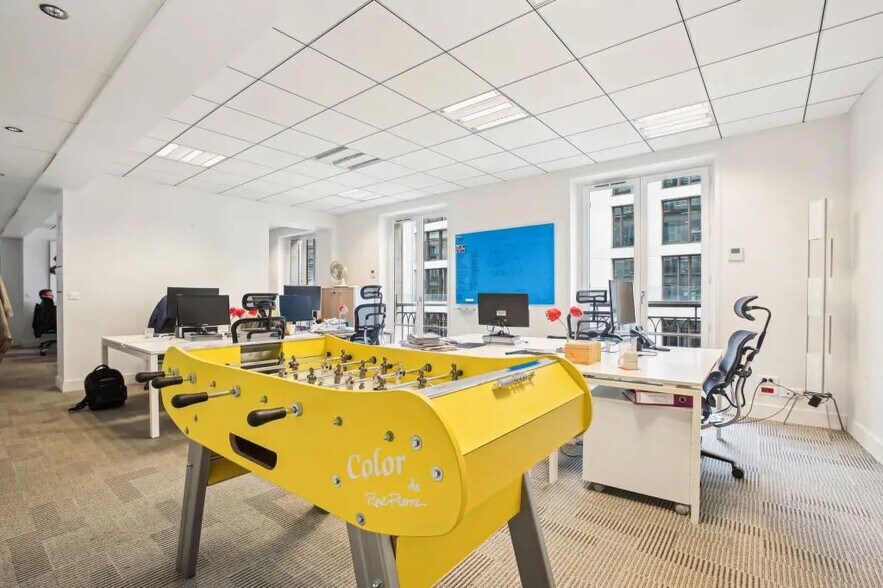 24 Rue De Châteaudun, Paris à louer - Photo de l’immeuble – Image 2 sur 13