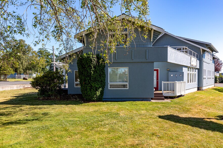35 SE Ely St, Oak Harbor, WA à vendre - Photo de l’immeuble – Image 2 sur 41