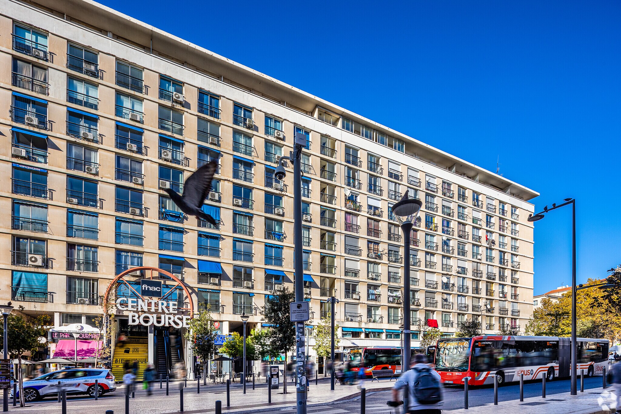 Bureau dans Marseille à louer Photo principale– Image 1 sur 5