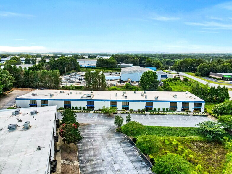 135 Interstate Blvd, Greenville, SC à louer - Photo de l’immeuble – Image 2 sur 4